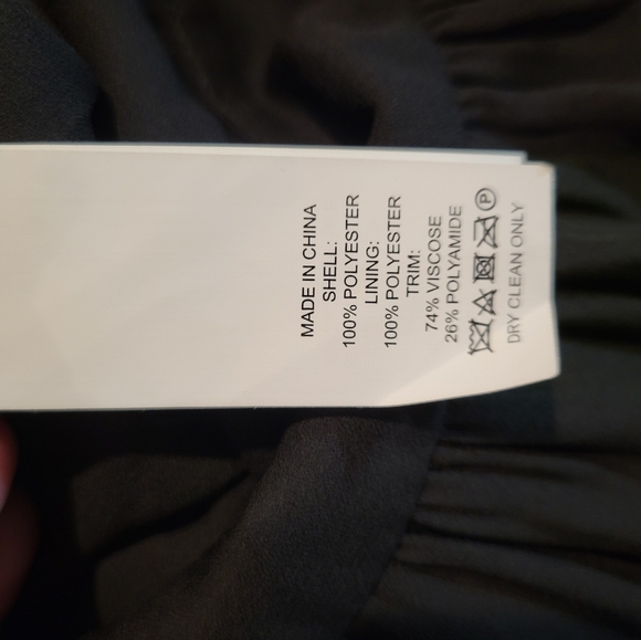 Kate Spade New York Black Sleeveless Bowtie-Neck Velvet Romper Jumpsuit Sz 6 - Picture 5 of 6